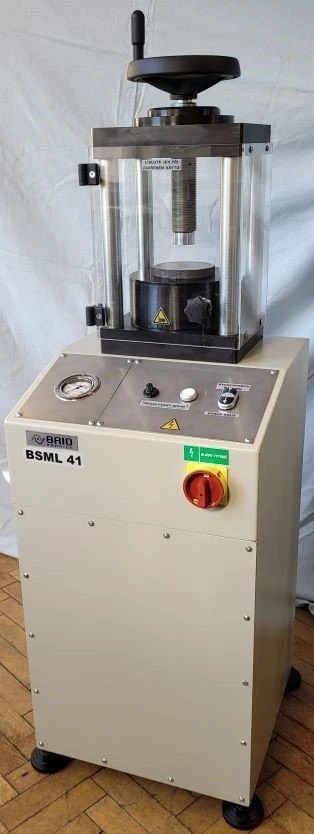 Laboratorní motorový hydraulický lis BSML-4